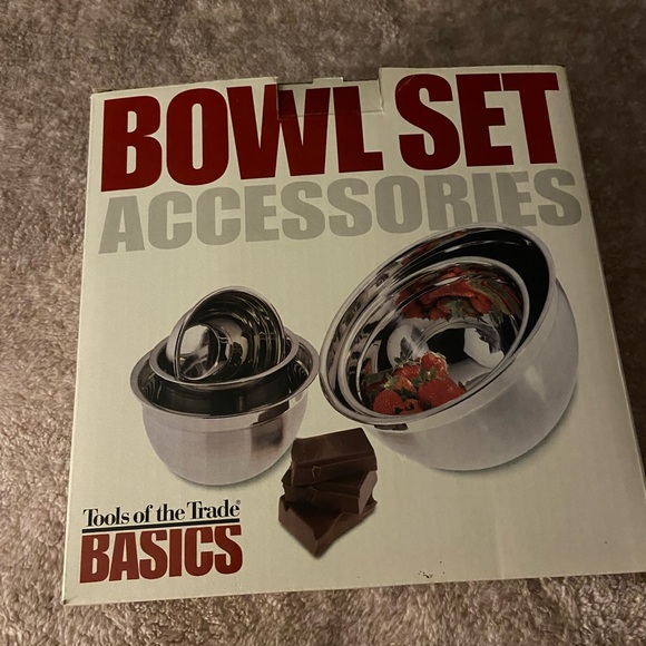 Mixing bowls - Picture 1 of 5
